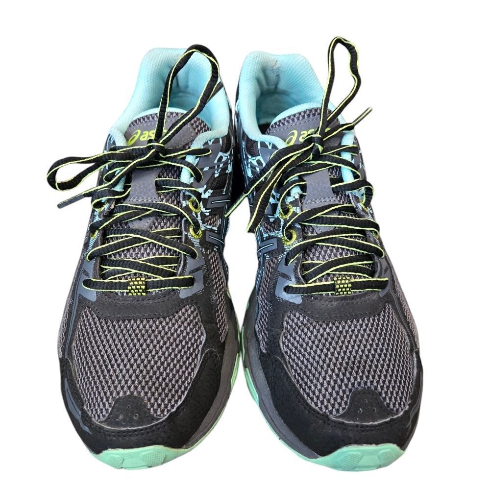 Women's running shoes